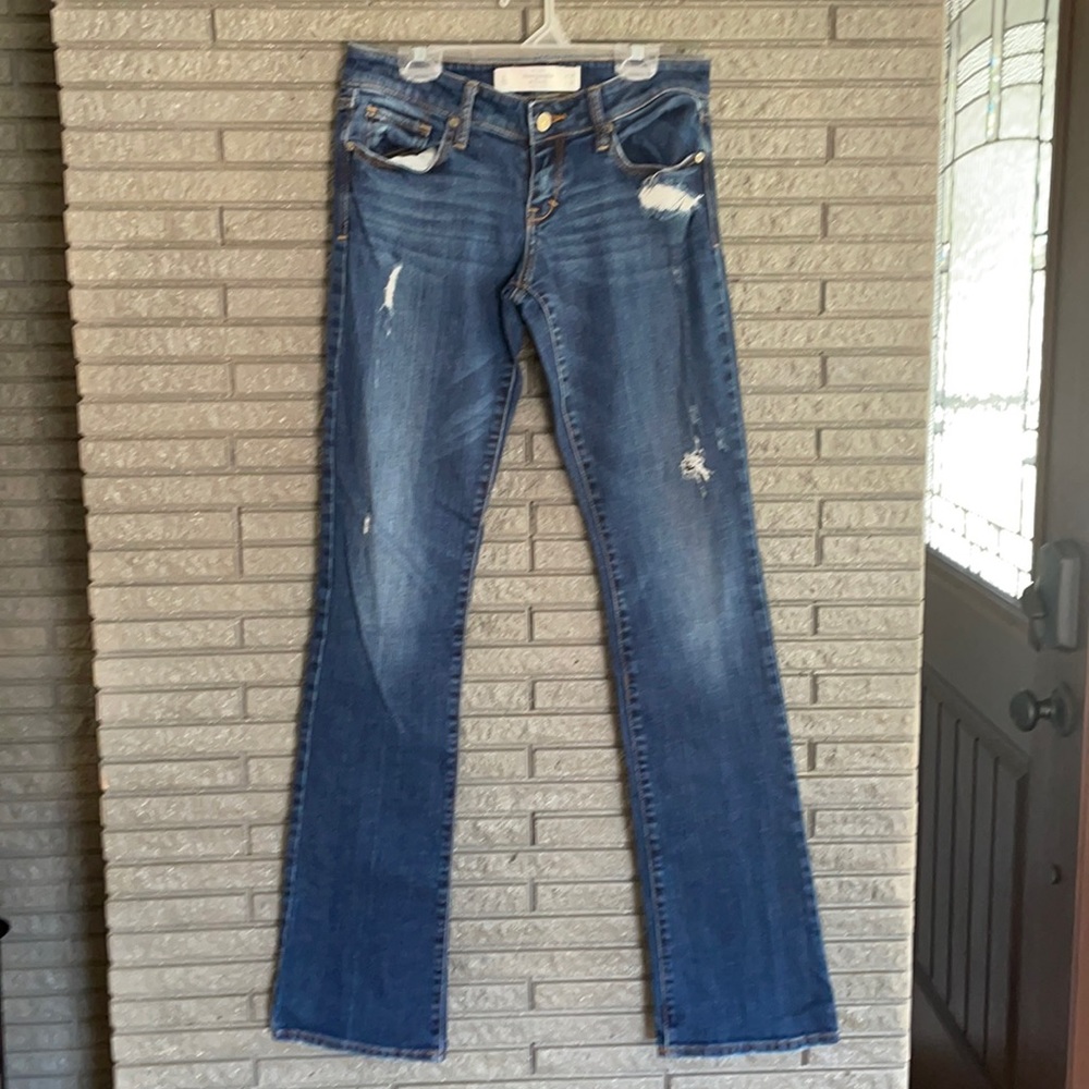 A&F Distressed 2L Jeans